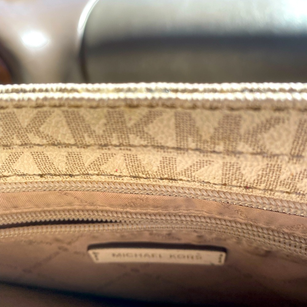 Micheal kors leather shoulder bag